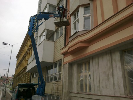 nátěr fsády Gočárova tř. HK.
